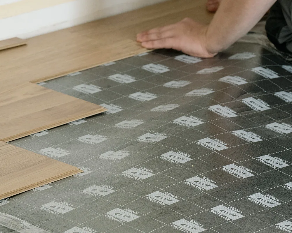 DIMA Parkett - Laminat verlegen - Prozess