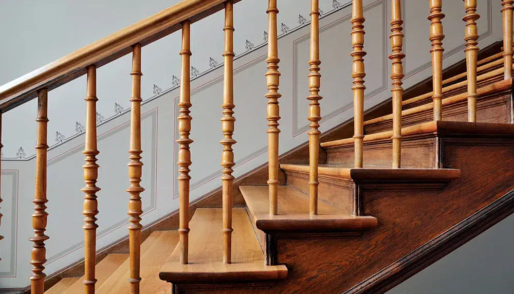 DIMA Parkett - Holtreppe abschleifen und sanieren