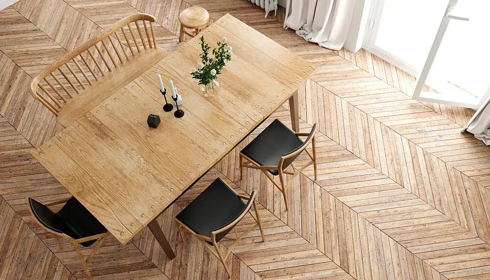Chevron-Parkett mit schräg geschnittenen Stäben im Esszimmer von oben